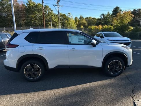 New 2026 Nissan Rogue SV image 8