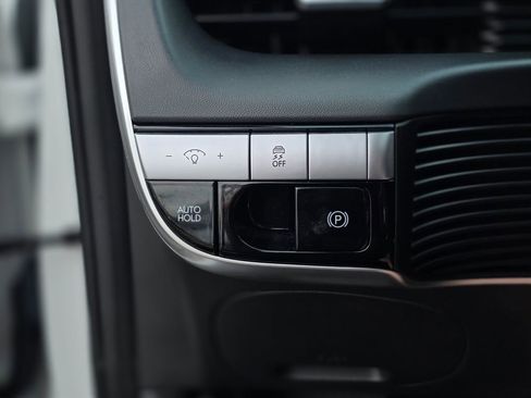 Certified 2024 Hyundai Ioniq 5 SE image 35