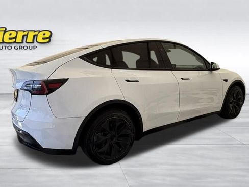 Used 2024 Tesla Model Y Long Range AWD/4WD image 9