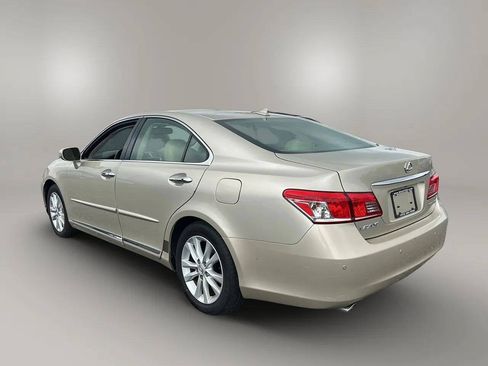 Used 2010 Lexus ES 350 w/ Preferred Accessory Package FWD image 5