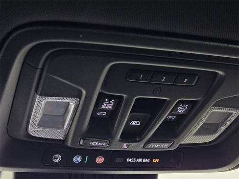 Used 2022 Chevrolet Silverado 1500 High Country w/ High Country Premium Package image 24