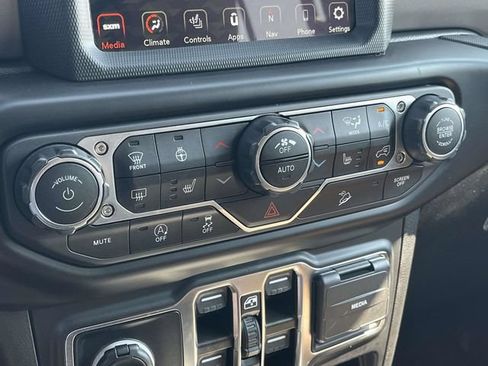 Used 2021 Jeep Wrangler Unlimited Rubicon AWD/4WD image 31