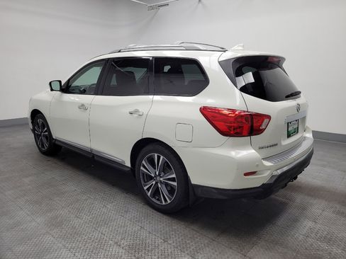 Used 2019 Nissan Pathfinder Platinum image 3