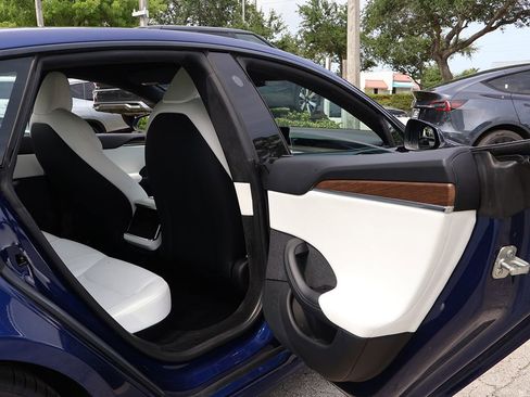 Used 2023 Tesla Model S AWD/4WD image 28