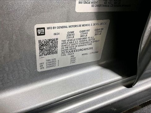 Used 2024 GMC Sierra 1500 AT4 w/ Technology Package image 22