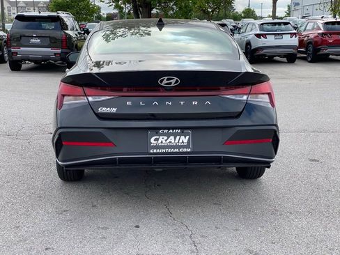 New 2026 Hyundai Elantra SE FWD image 6