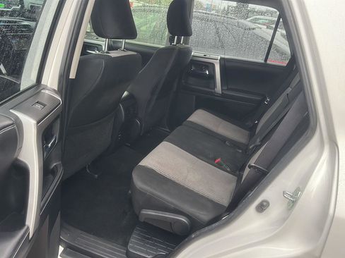 Certified 2016 Toyota 4Runner SR5 AWD/4WD image 34