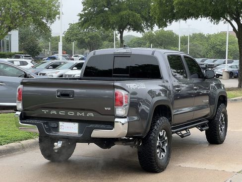 Used 2021 Toyota Tacoma TRD Off-Road AWD/4WD image 4