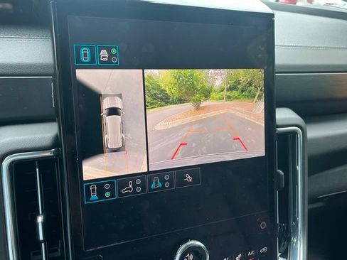 Used 2025 GMC Yukon Denali AWD/4WD image 10