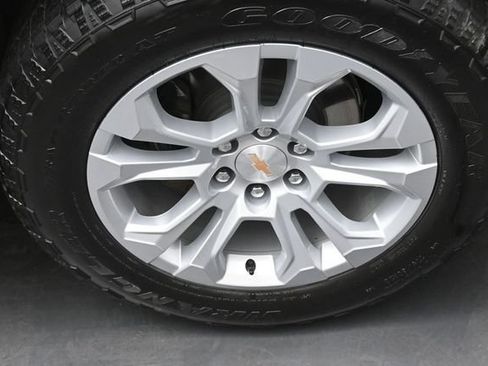 Used 2025 Chevrolet Silverado 1500 LTZ AWD/4WD image 29