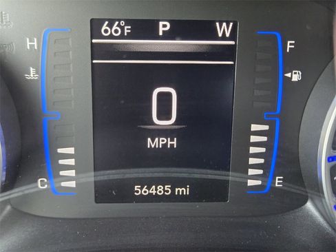 Used 2024 Chrysler Voyager LX image 20