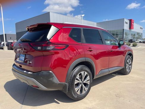 Certified 2023 Nissan Rogue SV w/ SV Premium Package FWD image 5
