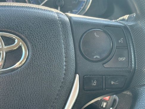 Used 2018 Toyota Corolla LE FWD image 12
