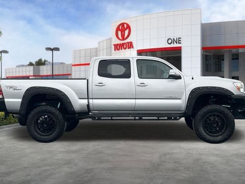 Used 2013 Toyota Tacoma PreRunner w/ TRD Sport Pkg image 3