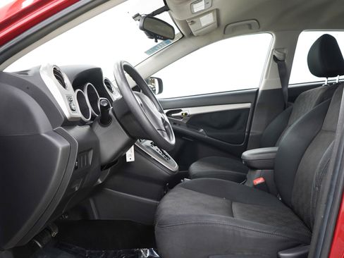 Used 2009 Pontiac Vibe w/ Preferred Package FWD image 22