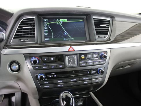 Used 2015 Hyundai Genesis 3.8 image 26