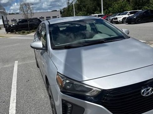 Used 2018 Hyundai Ioniq SEL FWD image 3