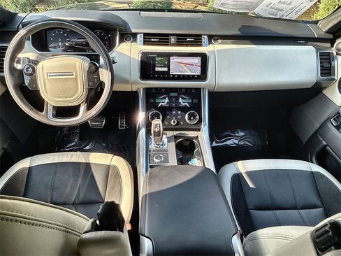 Used 2022 Land Rover Range Rover Sport HST image 12