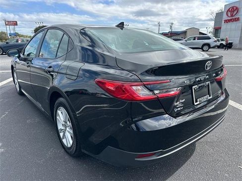 Certified 2025 Toyota Camry LE image 5