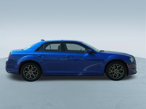 Used 2018 Chrysler 300 S AWD/4WD image 9
