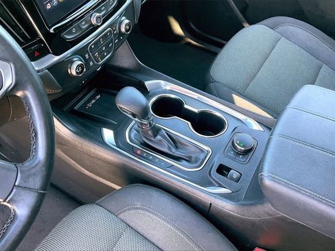 Used 2023 Chevrolet Traverse LT image 15