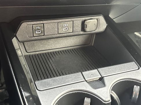 Used 2024 Toyota Prius Prime SE image 24