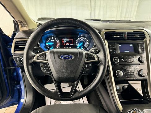 Used 2017 Ford Fusion SE image 13