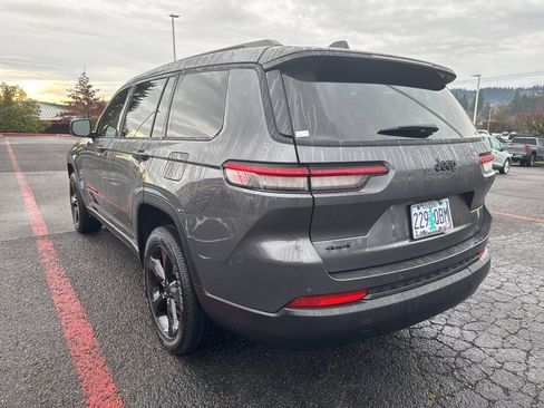 Used 2024 Jeep Grand Cherokee L Altitude image 5