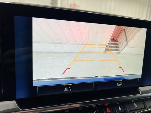 Used 2024 Chevrolet Silverado 1500 RST w/ Z71 Off-Road Package image 15