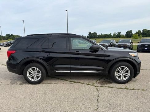 Used 2024 Ford Explorer XLT w/ Equipment Group 202A AWD/4WD image 6