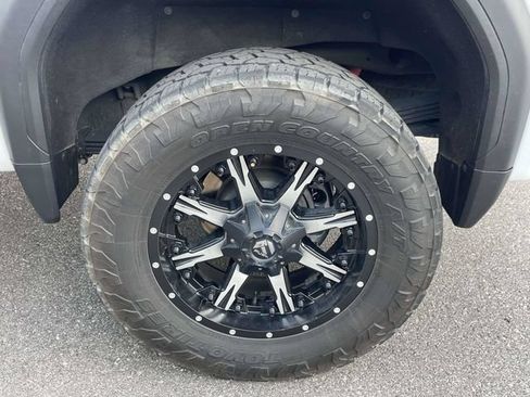 Used 2022 GMC Sierra 2500 AT4 w/ AT4 Preferred Package AWD/4WD image 25
