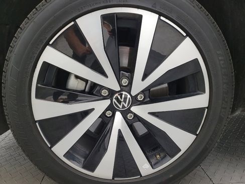Used 2024 Volkswagen Taos SE FWD image 31