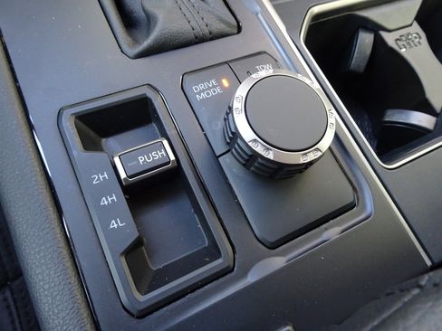 Used 2023 Toyota Tundra Limited AWD/4WD image 18