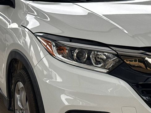 Certified 2022 Honda HR-V LX image 4