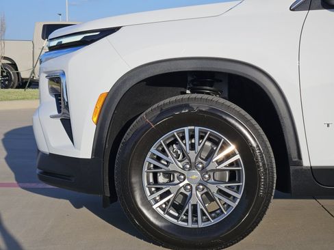 New 2027 Chevrolet Traverse LT FWD image 11