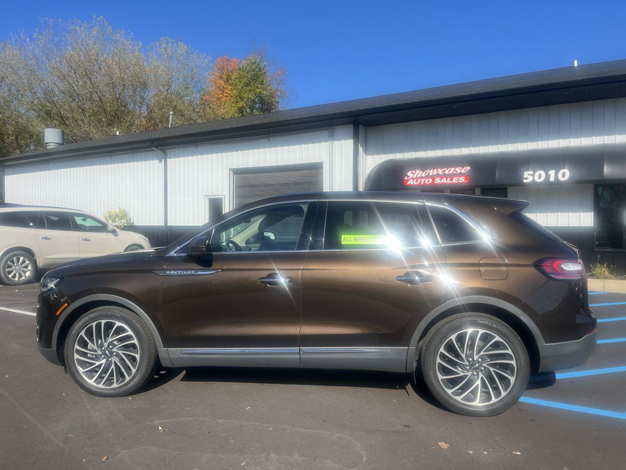 Used 2019 Lincoln Nautilus Reserve AWD/4WD image 6