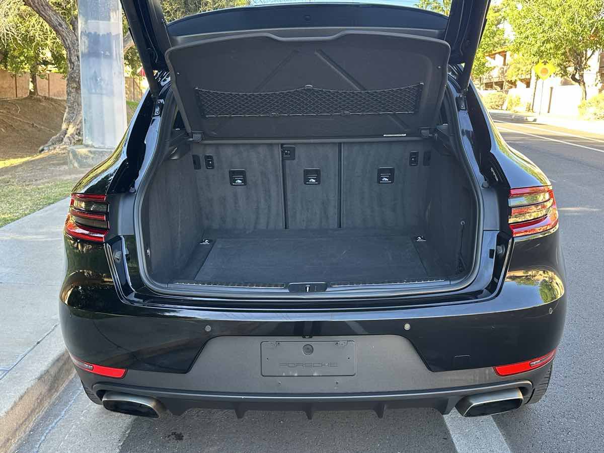 Used 2018 Porsche Macan AWD/4WD image 43