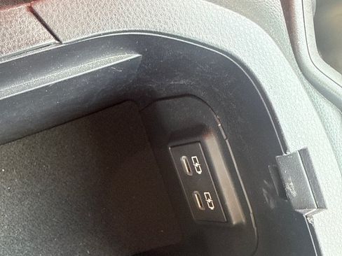 Used 2023 Toyota RAV4 LE AWD/4WD image 25