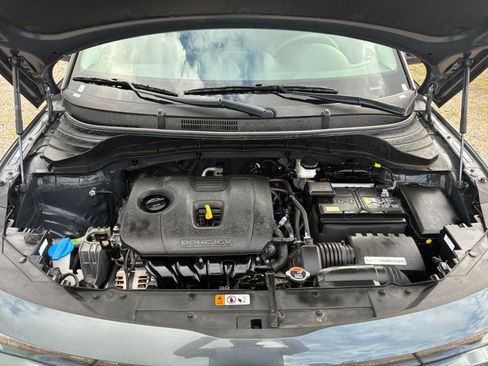 Used 2025 Kia Soul LX w/ LX Technology Package FWD image 25