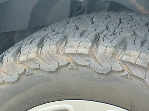 Used 2019 Ford F150 XLT w/ Equipment Group 302A Luxury AWD/4WD image 12