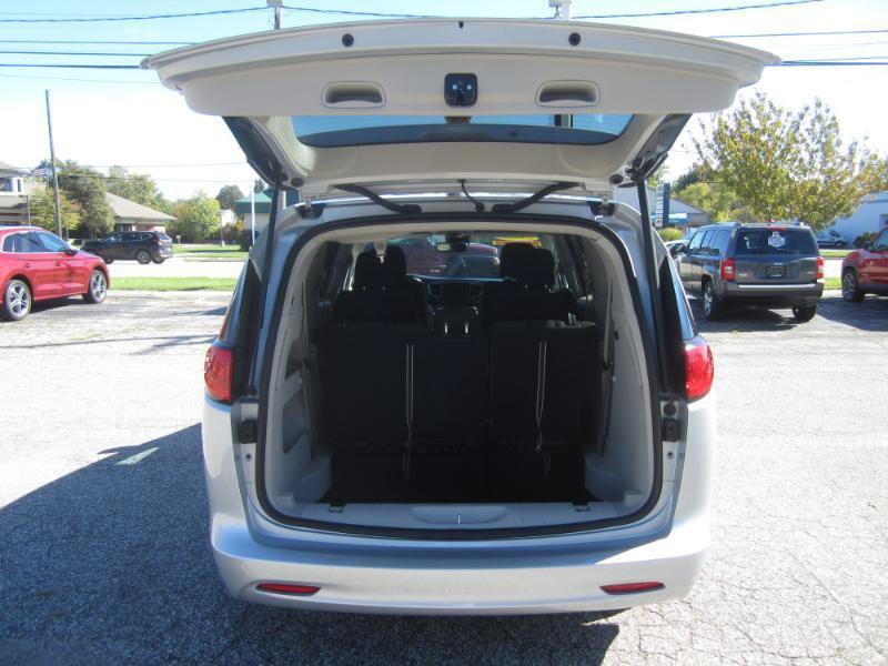 Used 2023 Chrysler Voyager LX FWD image 36