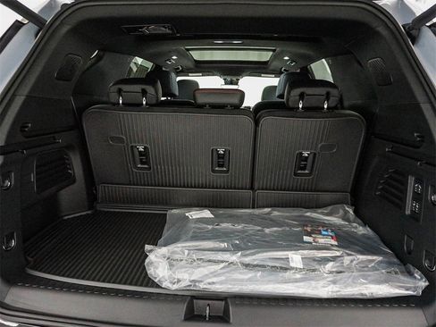 New 2026 Chevrolet Traverse RS w/ LPO, Floor Liner Package image 12