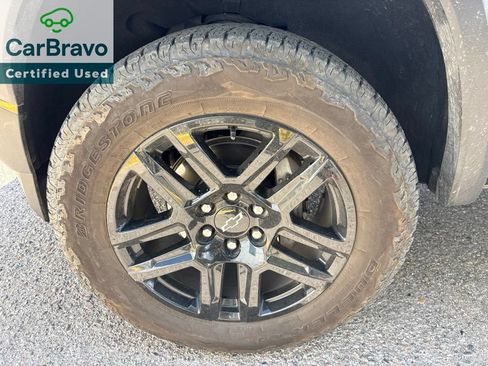 Used 2025 Chevrolet Colorado Trail Boss AWD/4WD image 2