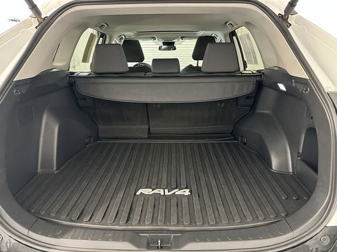 Used 2024 Toyota RAV4 XLE image 31
