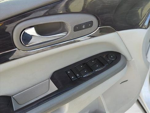 Used 2017 Buick Enclave Leather image 9