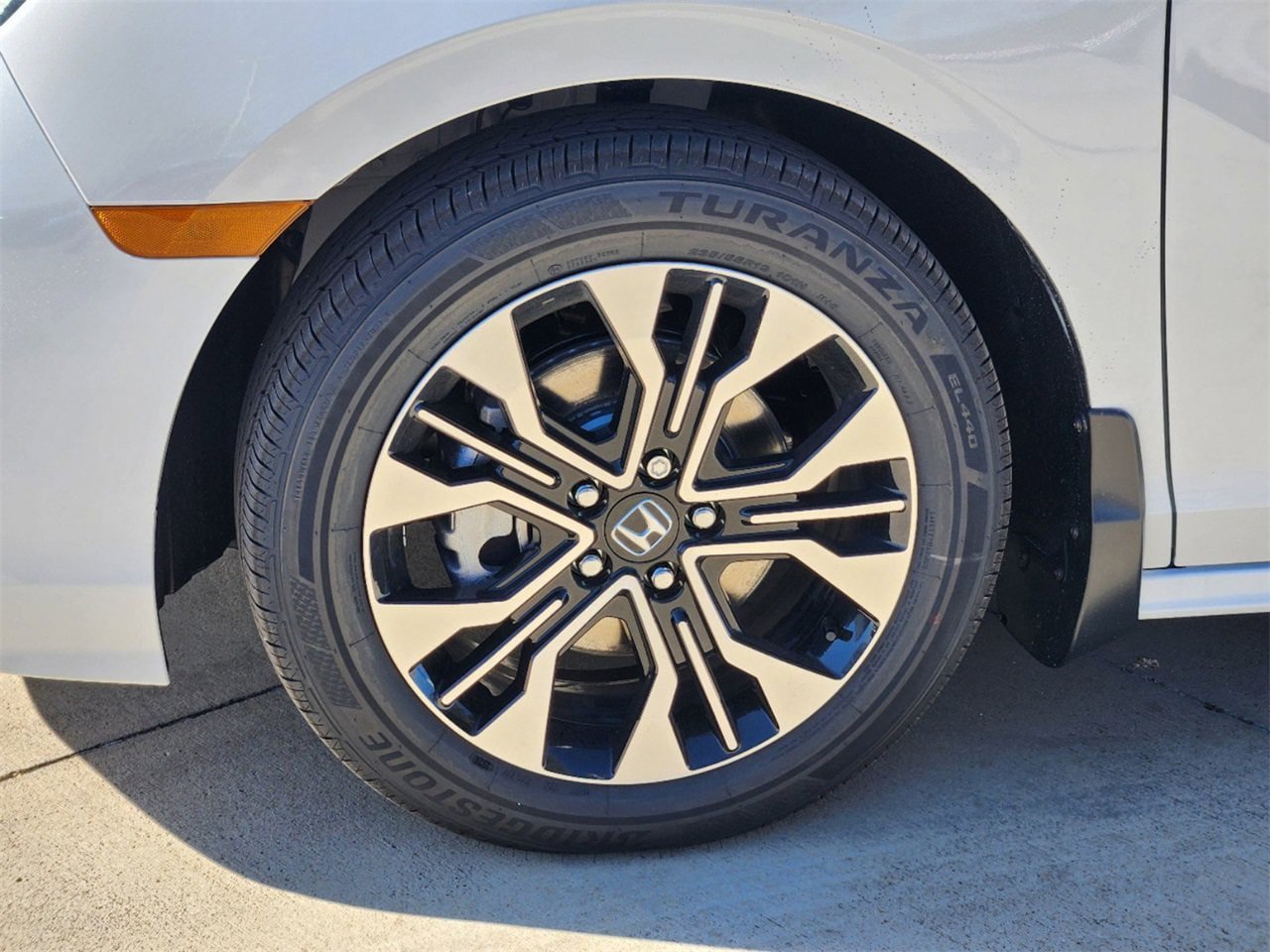 New 2027 Honda Odyssey Elite image 9
