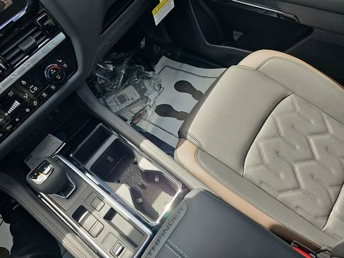 New 2026 Nissan Pathfinder Platinum w/ Accent Package FWD image 30