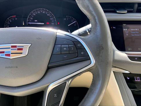 Used 2017 Cadillac XT5 Luxury w/ Driver Awareness Package FWD image 25