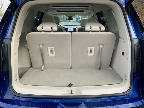 Used 2023 GMC Acadia Denali w/ Denali Technology Package image 27