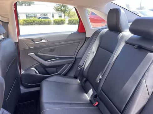 Used 2019 Volkswagen Jetta SE FWD image 14